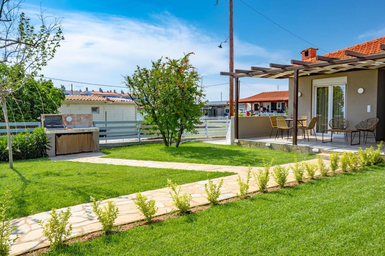 Azzurro Seafront Houses Nea Kallikrateia Exterior photo